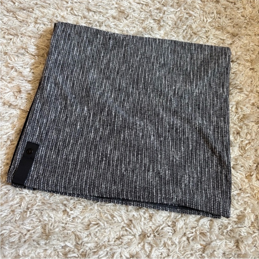 Lululemon Vinyasa Scarf / Grey
